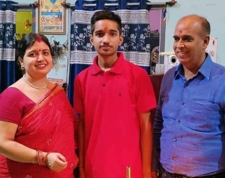 दीपक ने जेइइ में 616 वां व तथागत ने 9979 वां रैंक हासिल कर जिले का बढ़ाया मान