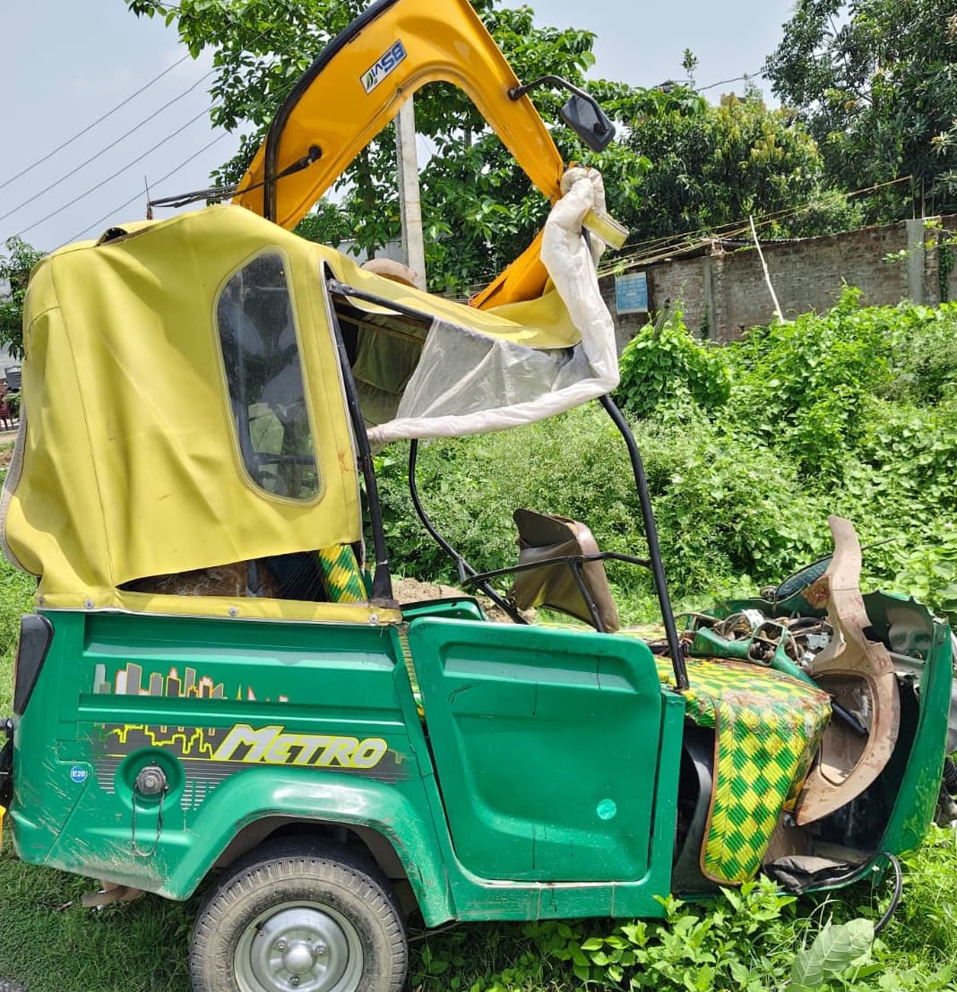 केनगर में ट्रैक्टर-ऑटो की टक्कर में दो लोगों की गयी जान