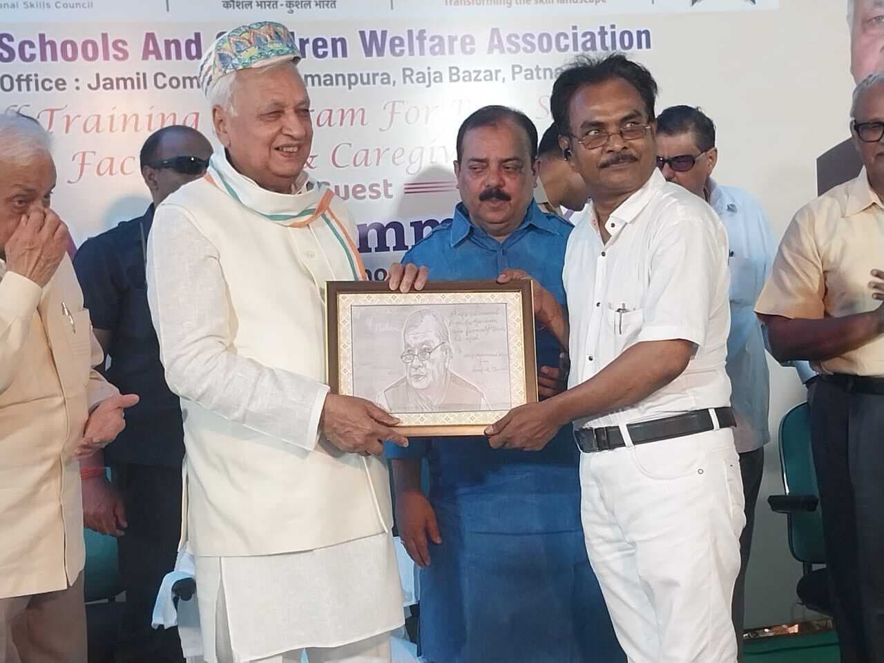 किसी भी देश की उन्नति का आधार शिक्षा व स्वास्थ्य : राज्यपाल