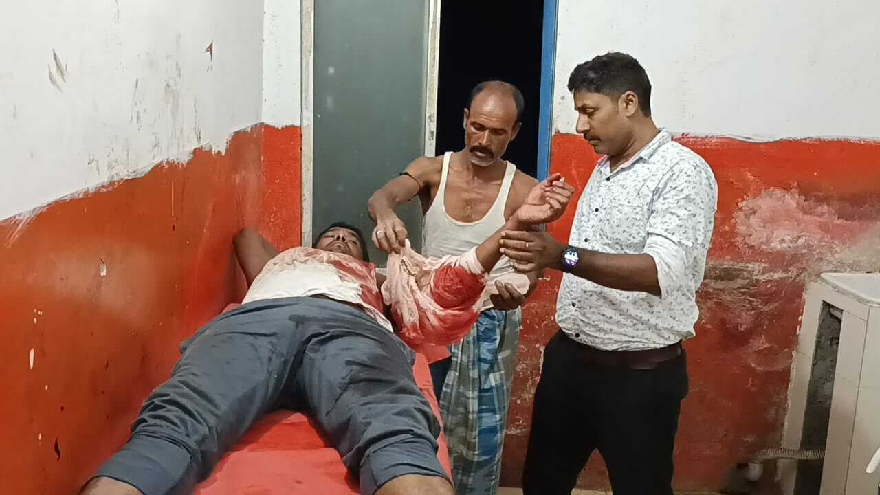 नशा करने से मना करने पर युवक को कैंची से हमला कर किया जख्मी