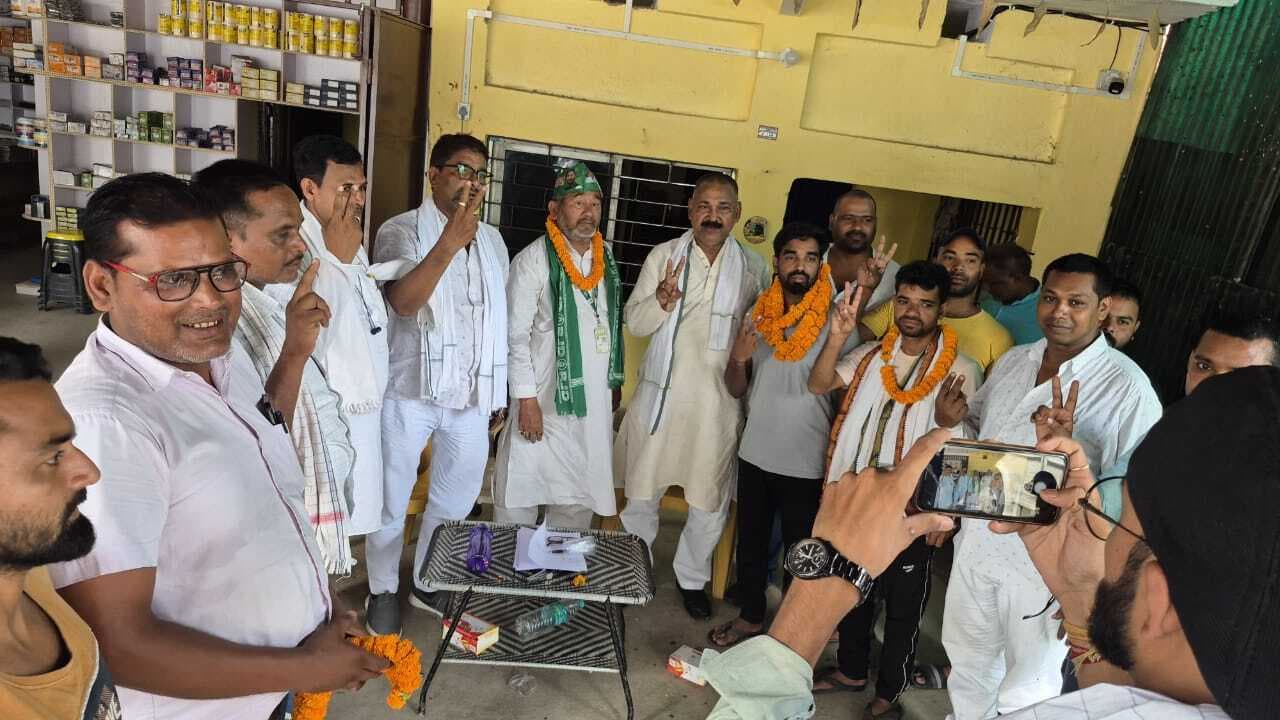 राजद के प्रखंड व नगर अध्यक्ष चयनित, कार्यकर्ताओं ने उड़ाये अबीर-गुलाल
