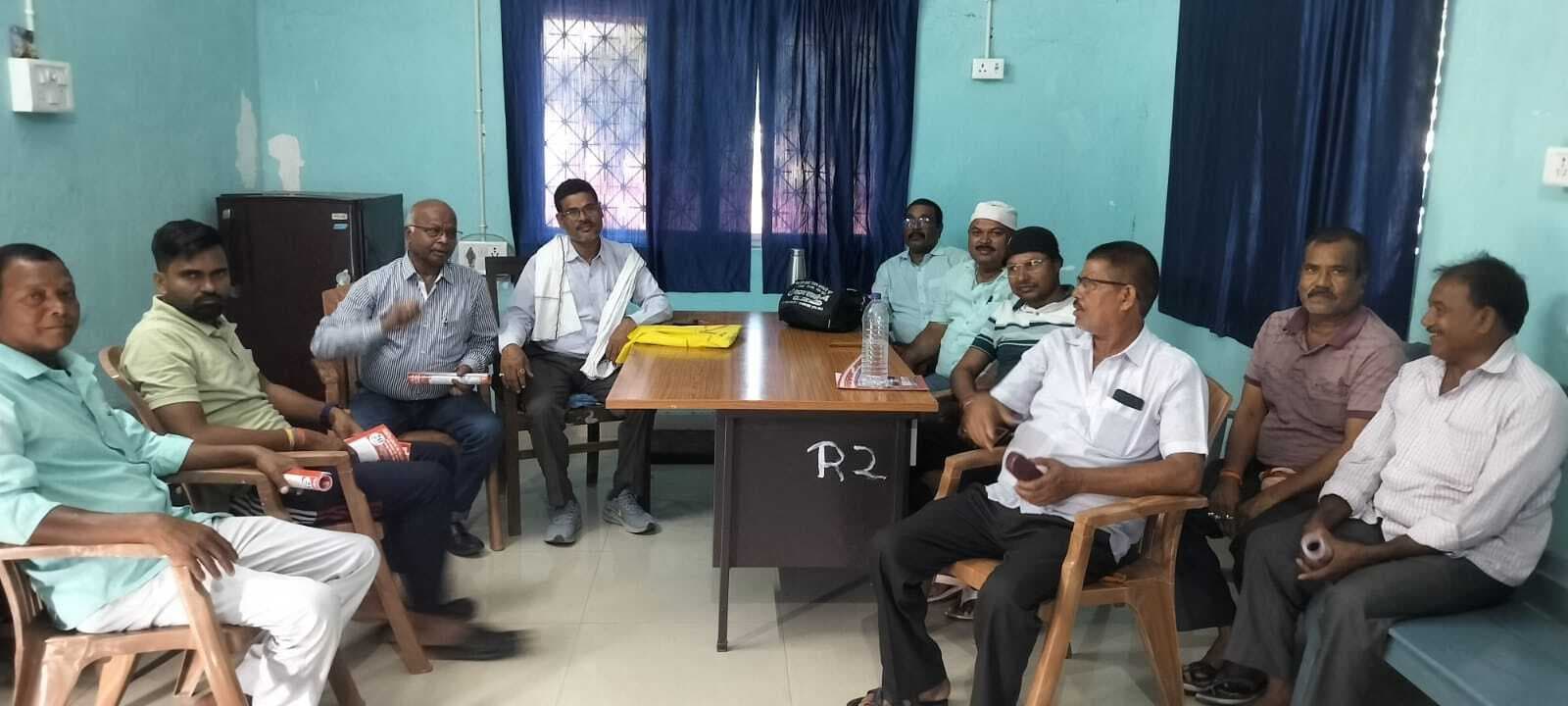 गोपगुट ने बकरीद से पूर्व वेतन भुगतान की मांग की