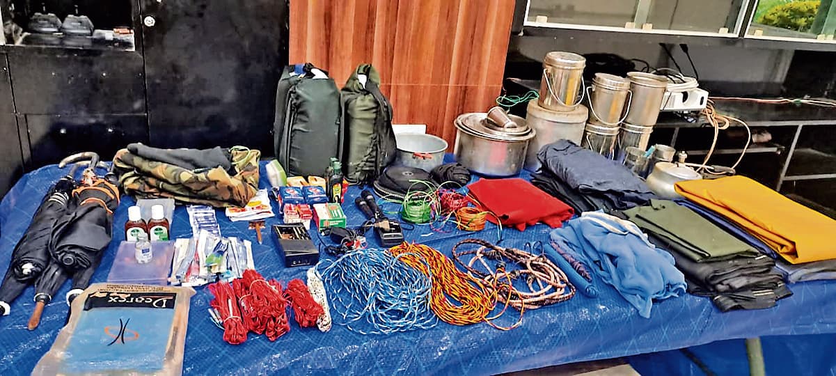 Sambalpur News: गंधमार्दन रिजर्व फॉरेस्ट से भारी मात्रा में विस्फोटक व माओवादी सामग्री बरामद