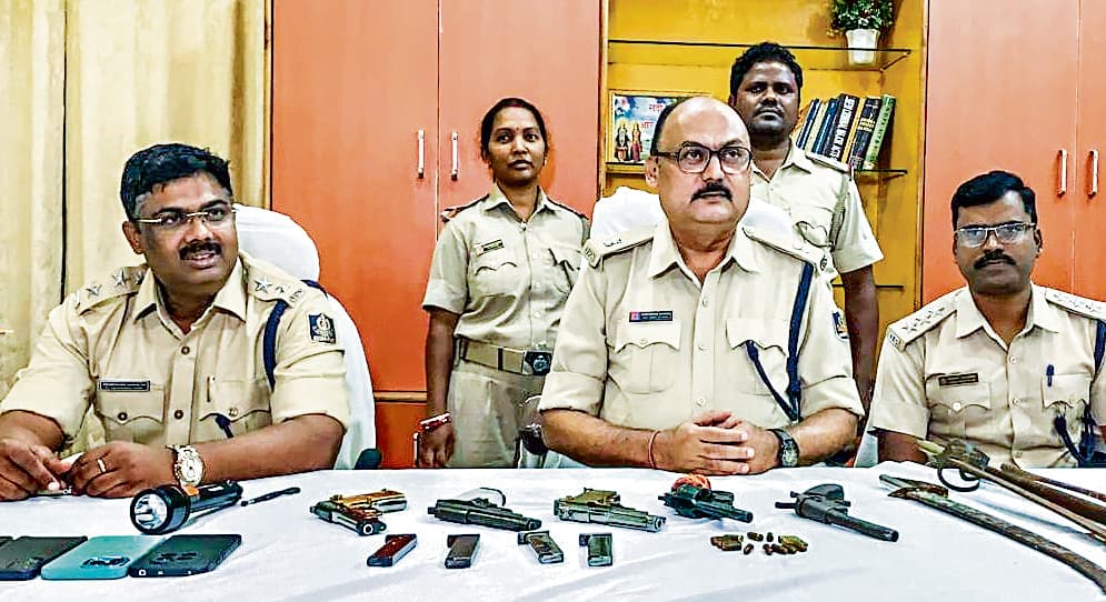 Rourkela News: बंडामुंडा में डकैती की योजना बनाते छह गिरफ्तार, पिस्तौल व अन्य हथियार बरामद