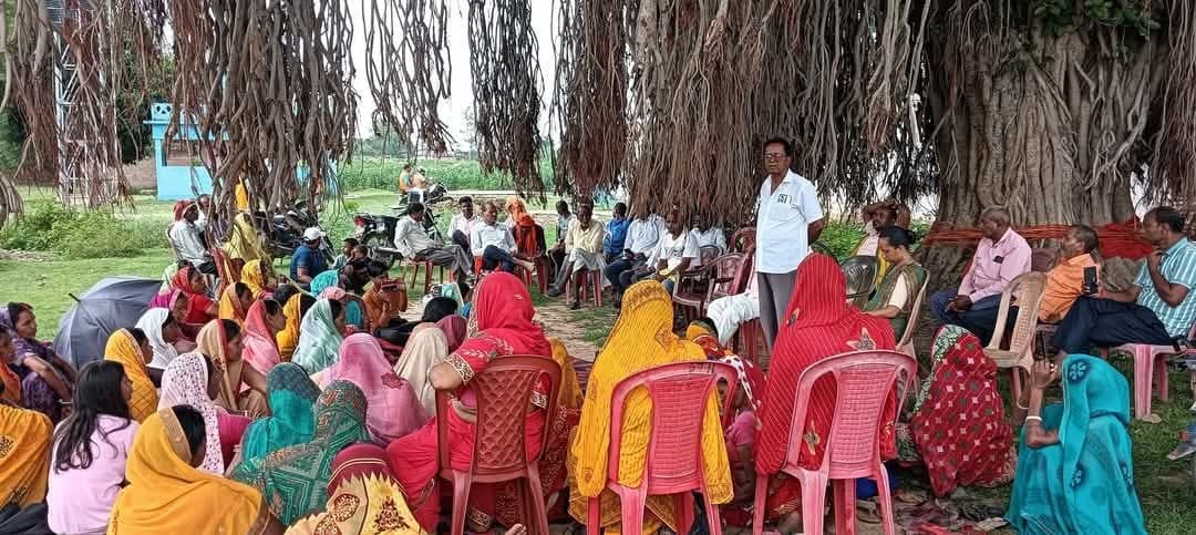 Giridih News :भाकपा माले ने की बैठक, खेतको में घर तोड़े जाने का विरोध