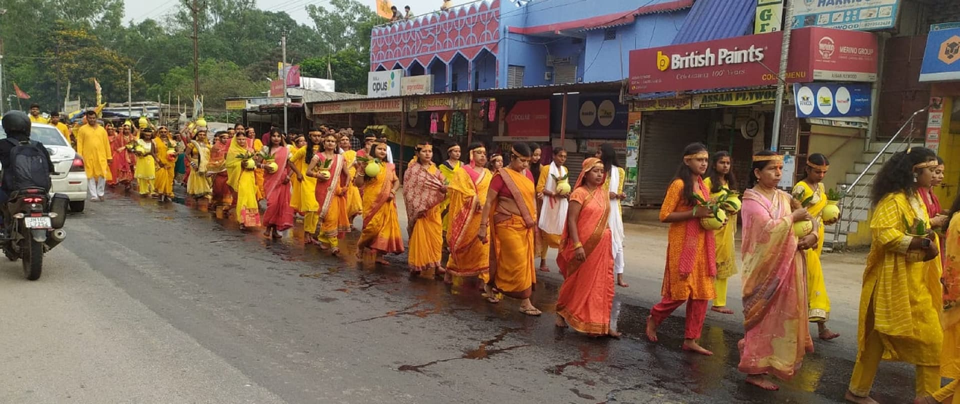 Bokaro News : कलश यात्रा के साथ महायज्ञ सह शिवलिंग प्राण प्रतिष्ठा महोत्सव शुरू