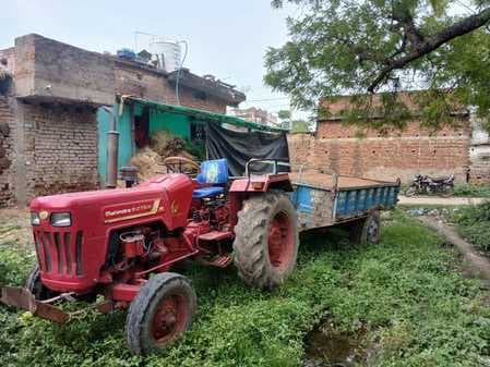 हनवारा में अवैध बालू लदा ट्रैक्टर जब्त