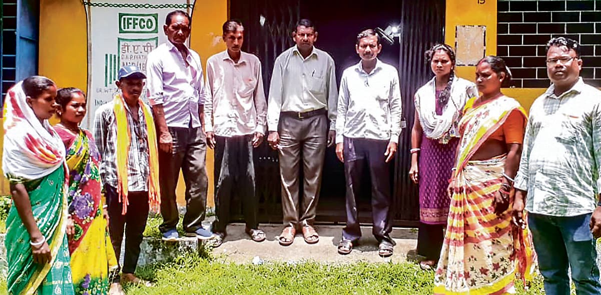 East Singhbhum News : घाटशिला लैंपस के सचिव तपन मार्डी हटाये गये