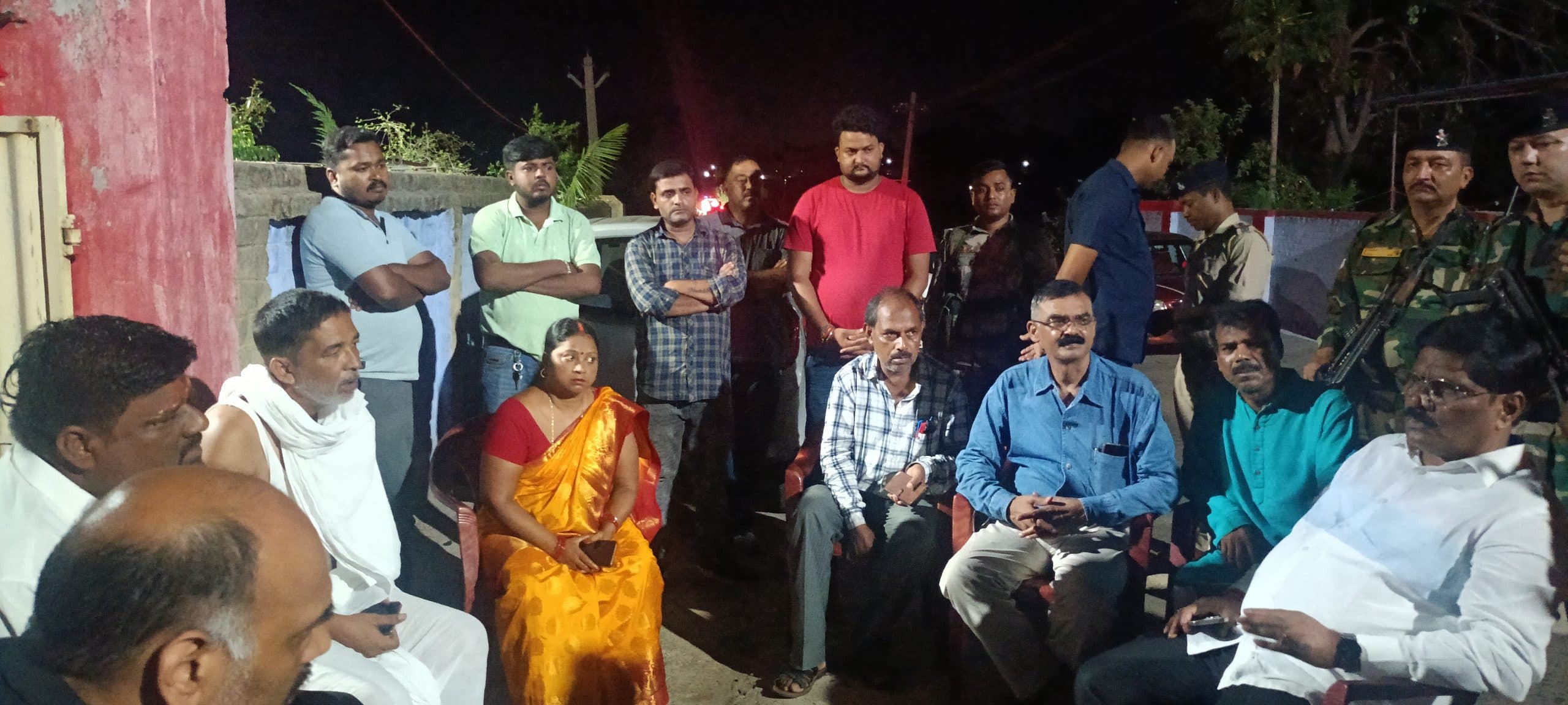 Bokaro News : मृत छात्रा आरोही के परिजनों से मिले मंत्री योगेंद्र प्रसाद