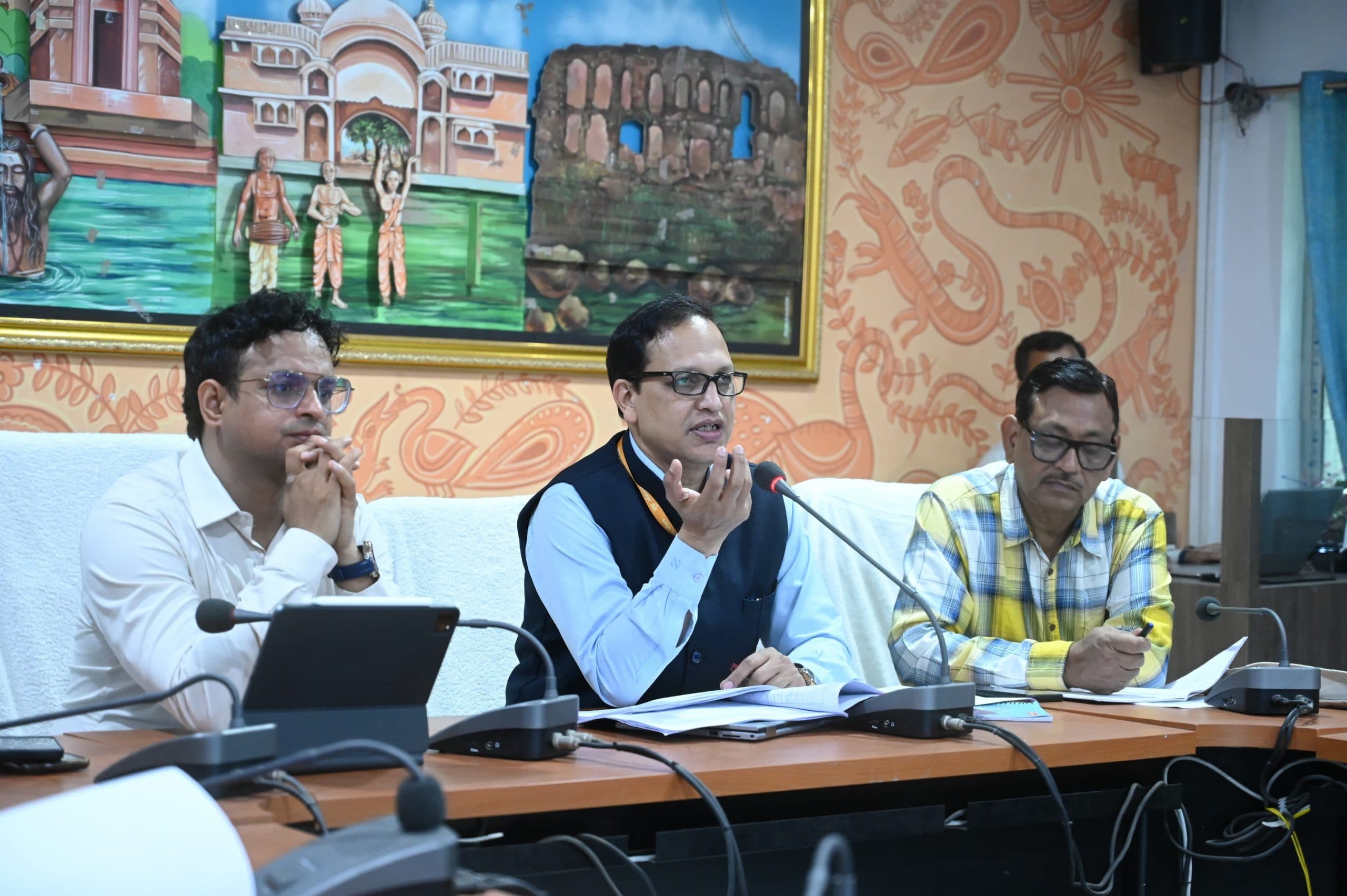 साहेबगंज-दुमका मेगा जलापूर्ति योजना के कार्यों में तेजी लायें, बाधाओं का करें समाधान