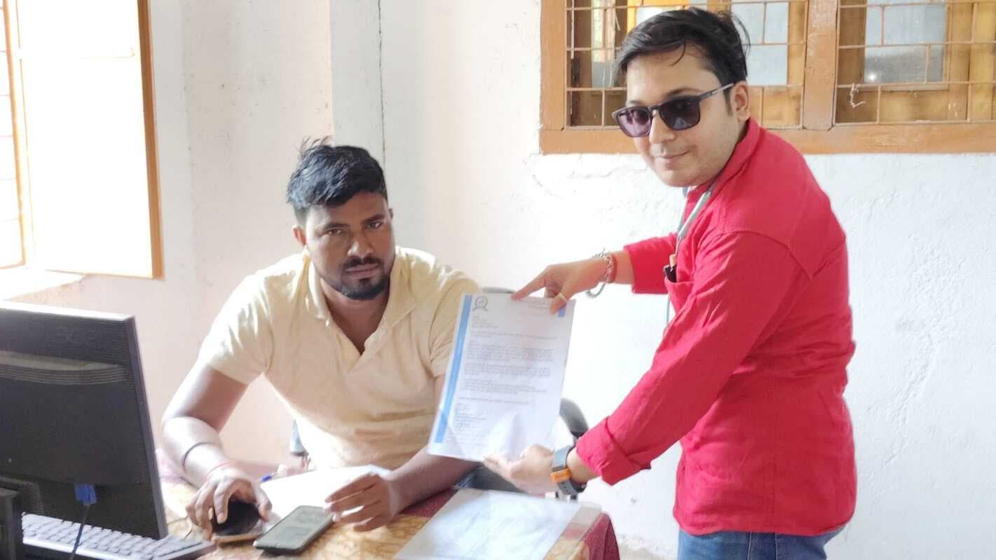 बिजली आपूर्ति को लेकर कनीय अभियंता को दिया ज्ञापन