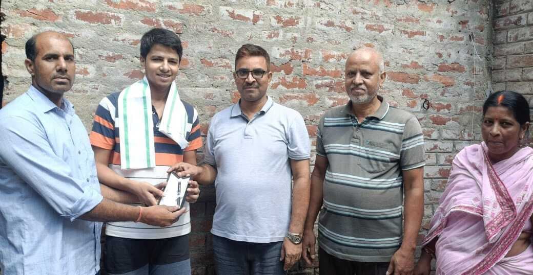 बहोरा बिगहा के रौनक राज को जेइइ एडवांस में मिली सफलता