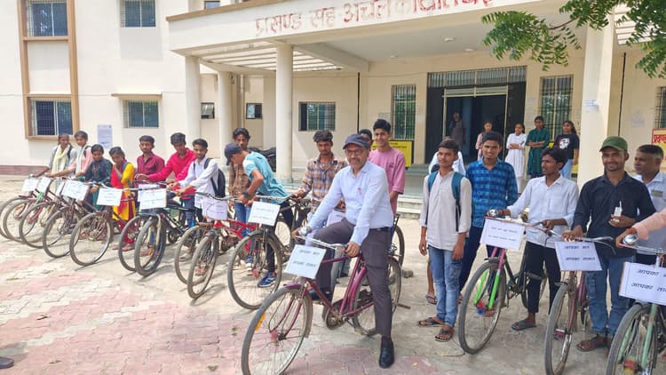 रैली निकाल कहा-वोट देना हमारा अधिकार है...