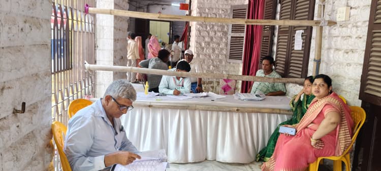 नामांकन के सातवें दिन 25 प्रत्याशियों ने भरा पर्चा