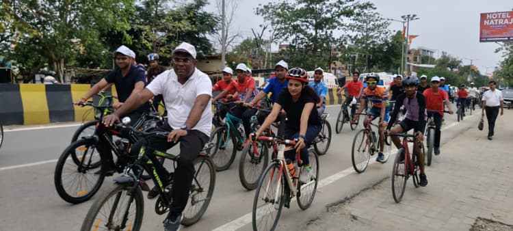विश्व साइकिल दिवस पर निकाली गयी साइकिल रैली
