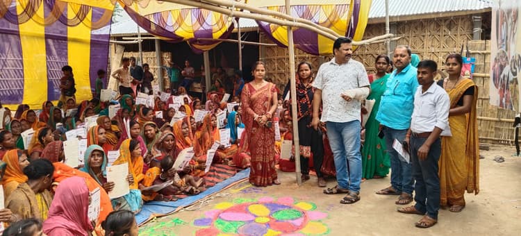 महिला संवाद में योजनाओं की दी गयी जानकारी