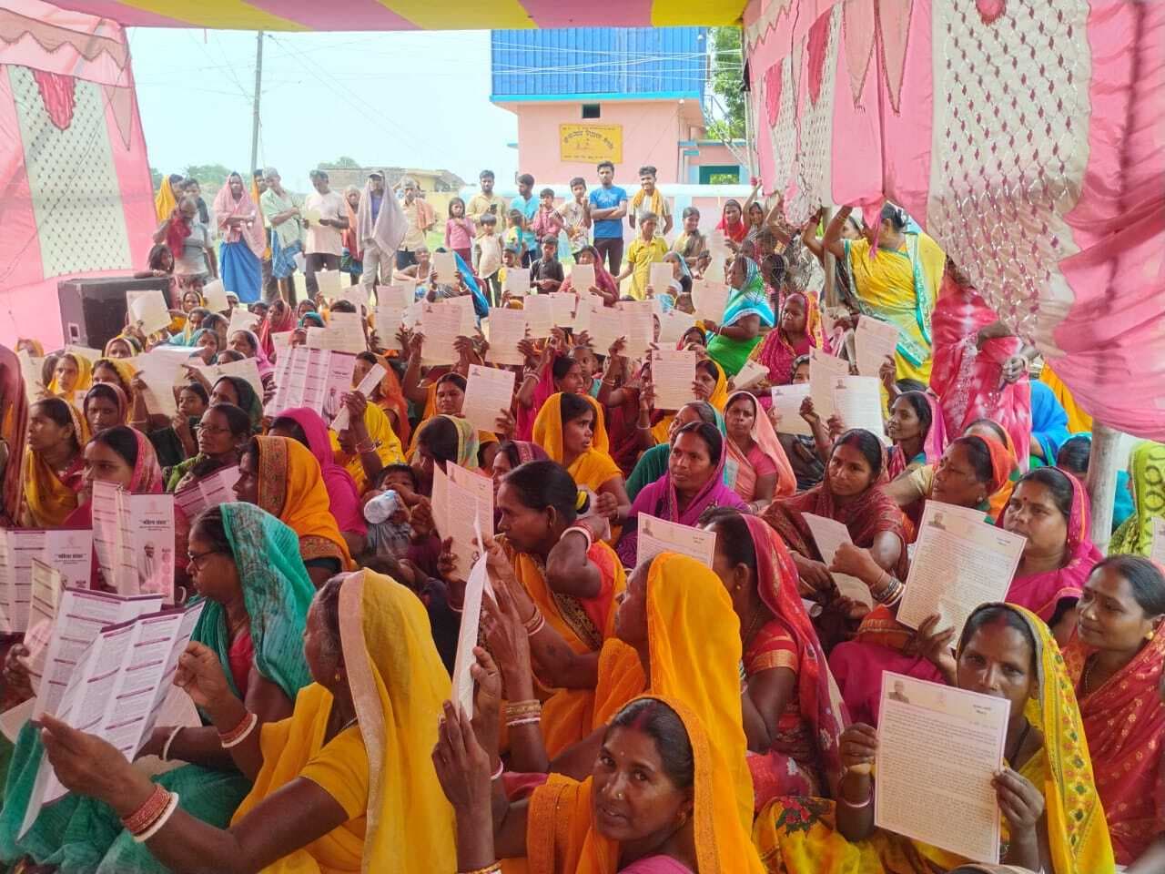 महिला संवाद में कल्याणकारी योजनाओं की दी जानकारी