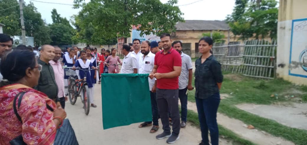 Madhubani News : एसडीएम ने साइकिल रैली निकाल मतदाताओं को किया जागरूक