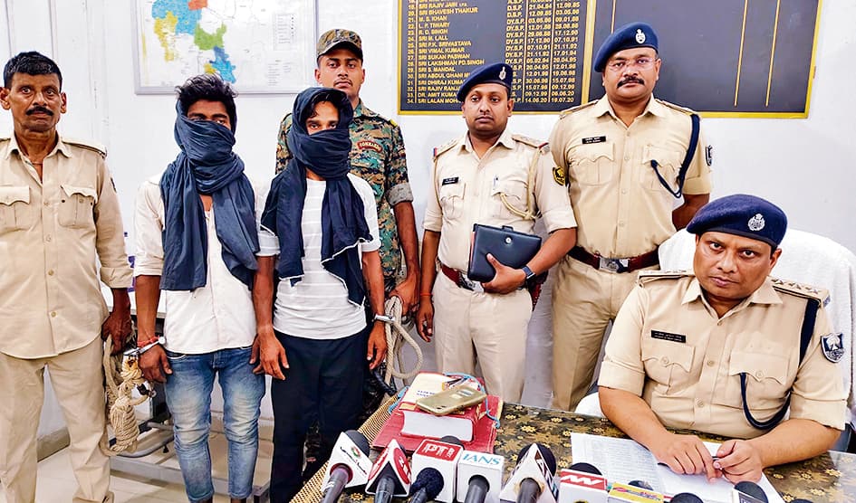 Jehanabad : छापेमारी में 989 लीटर विदेशी शराब बरामद