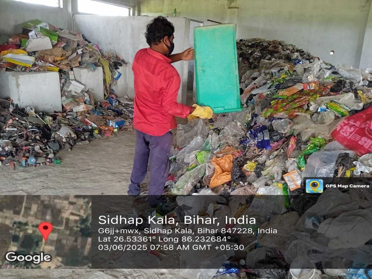 Madhubani News : अब ग्राम पंचायतों में प्लास्टिक कचरे का हो रहा निपटान