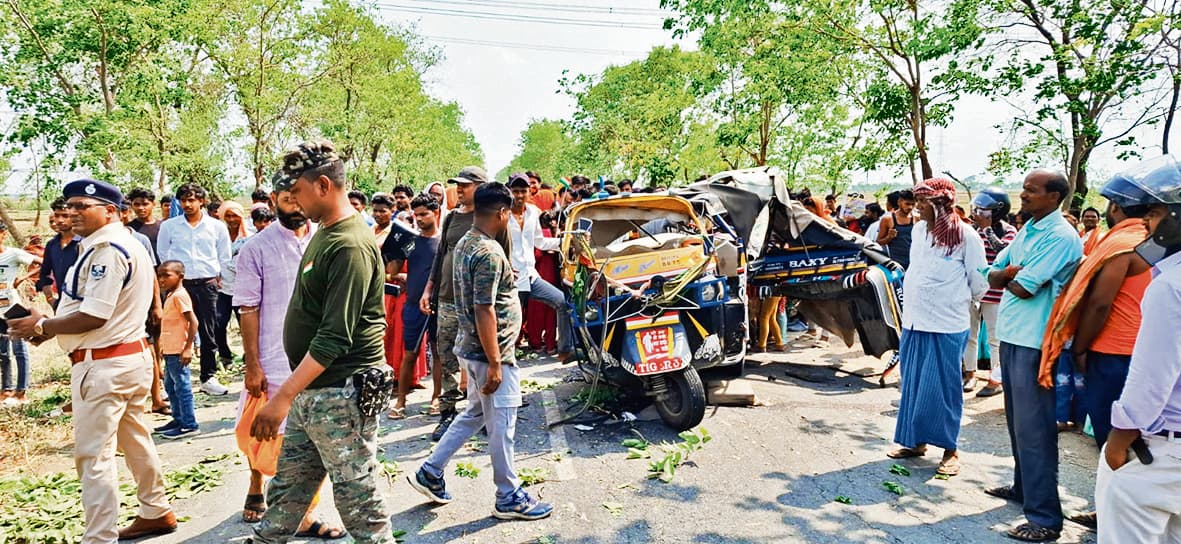 Gaya News : बस और टेंपो की आमने-सामने टक्कर, महिला की हुई मौत