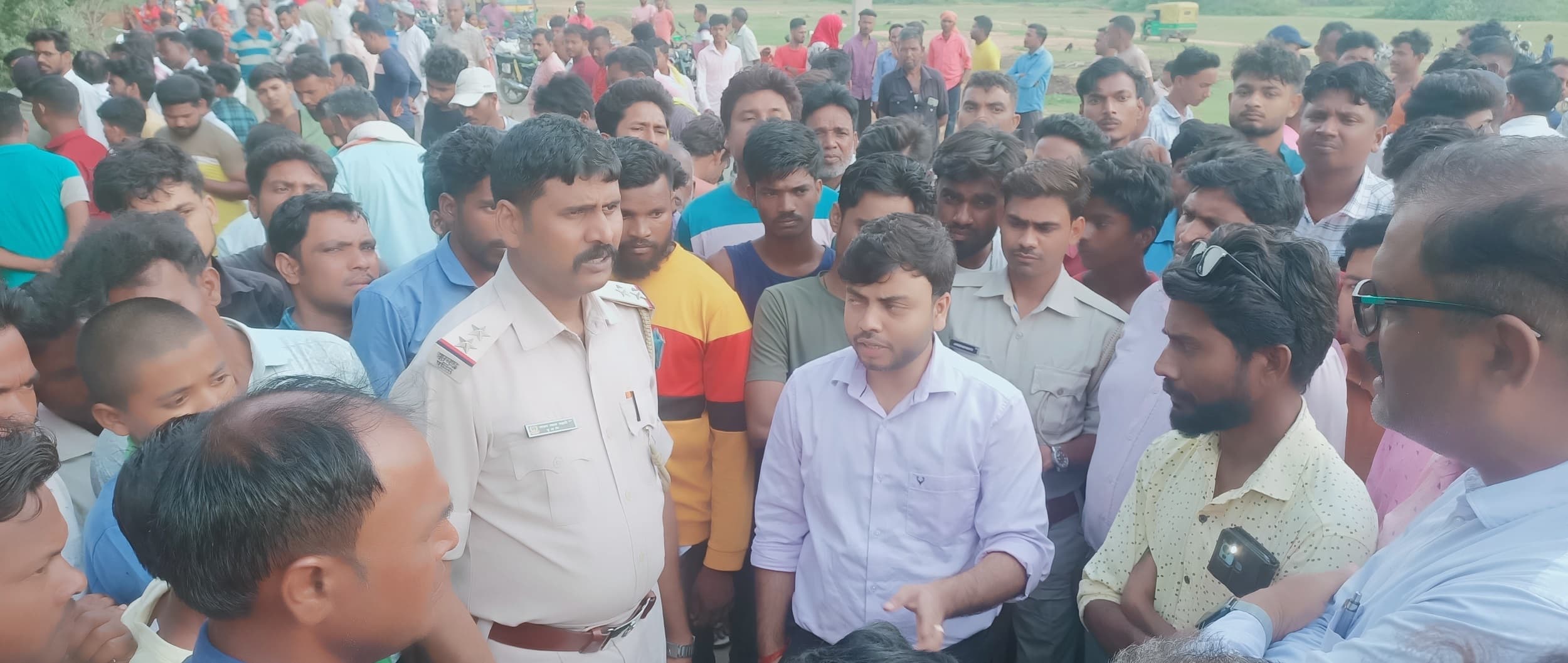 Bokaro News : वाहन की टक्कर से बाइक सवार की मौत, पत्नी गंभीर