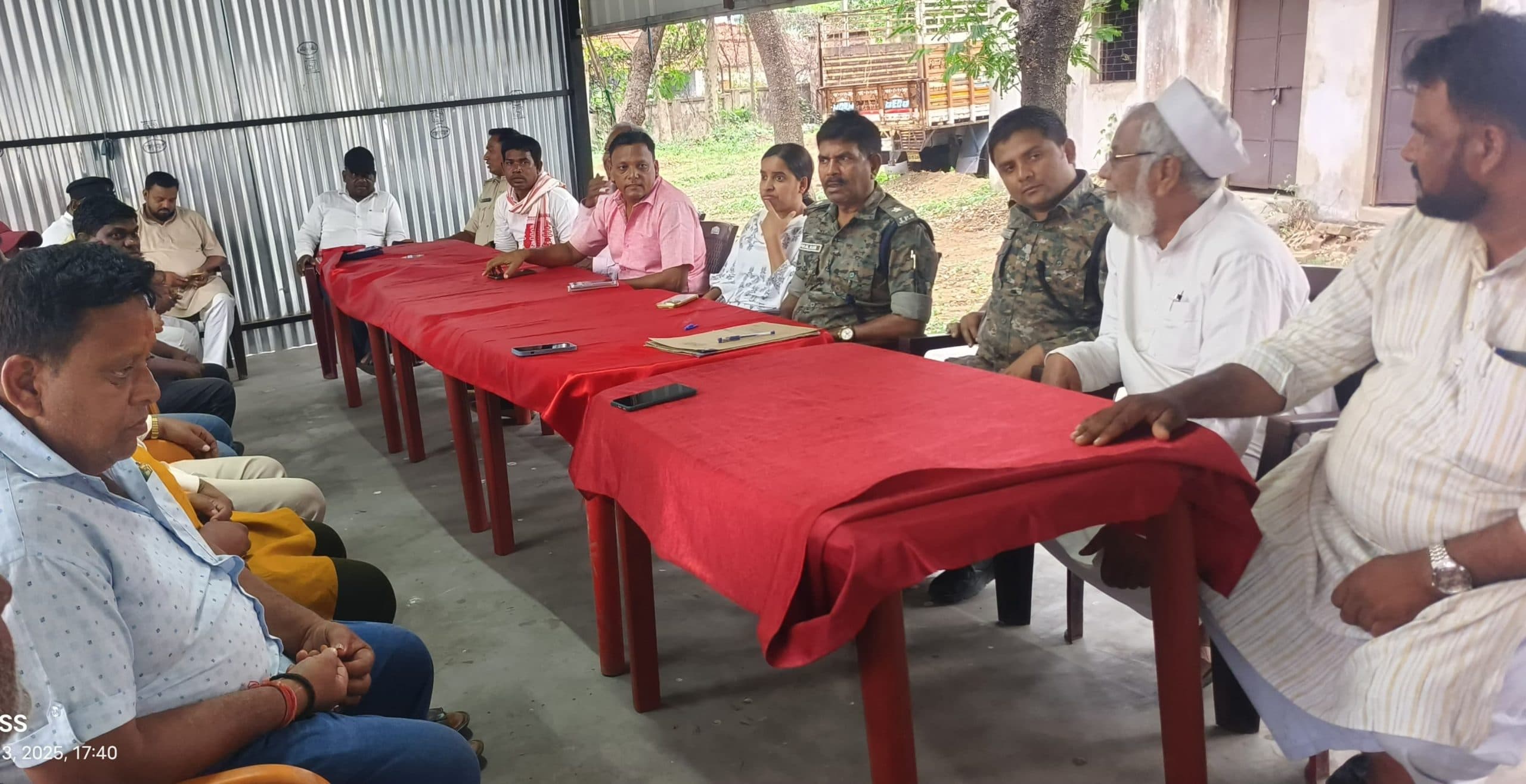 Giridih News: गांडेय थाना परिसर में बकरीद को लेकर हुई बैठक