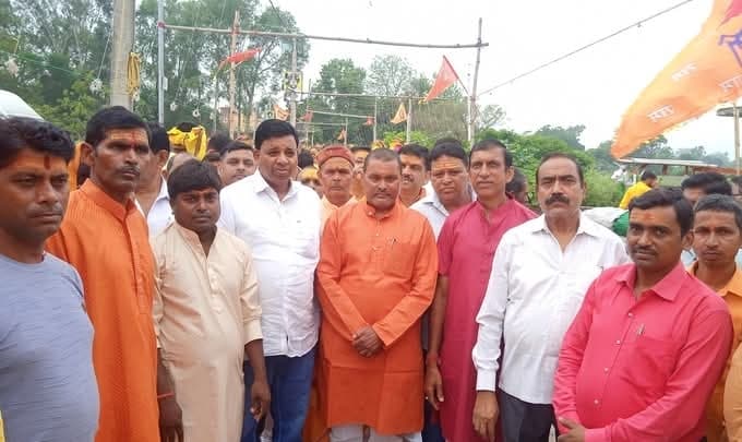 GIRIDIH NEWS : शिव-शक्तिधाम मंदिर प्राण प्रतिष्ठा को ले निकली शोभा यात्रा