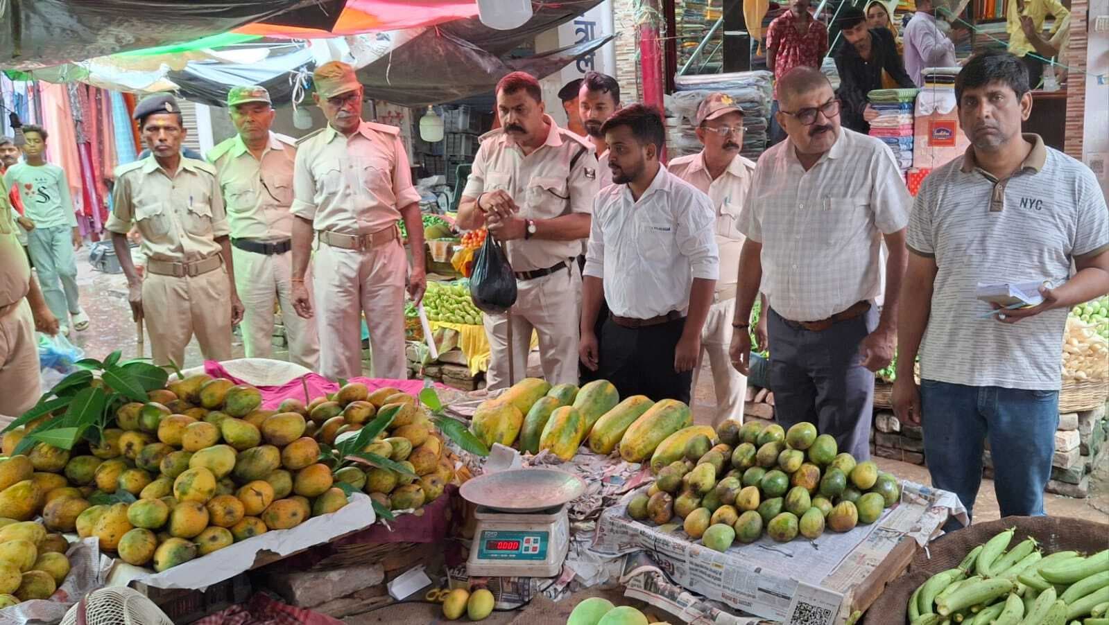 Motihari : नगर निगम टीम ने 14 किलो सिंगल यूज प्लास्टिक किया जब्त, दुकानदारों से वसूला 4200 जुर्माना