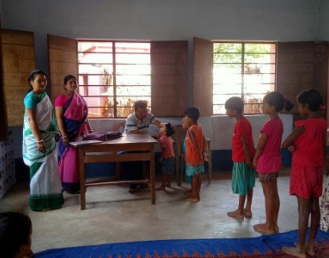 उमा पहाड़ी के आंगनबाड़ी केंद्र में बच्चों की हुई स्वास्थ्य जांच