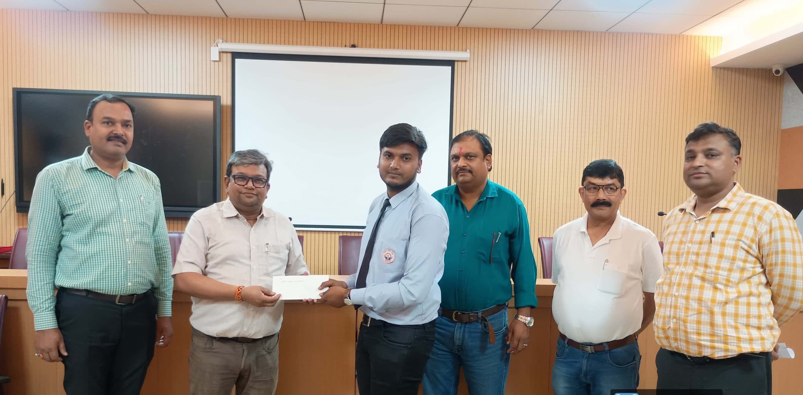 ऑडिट सर्टिफिकेट से विद्यार्थी सम्मानित