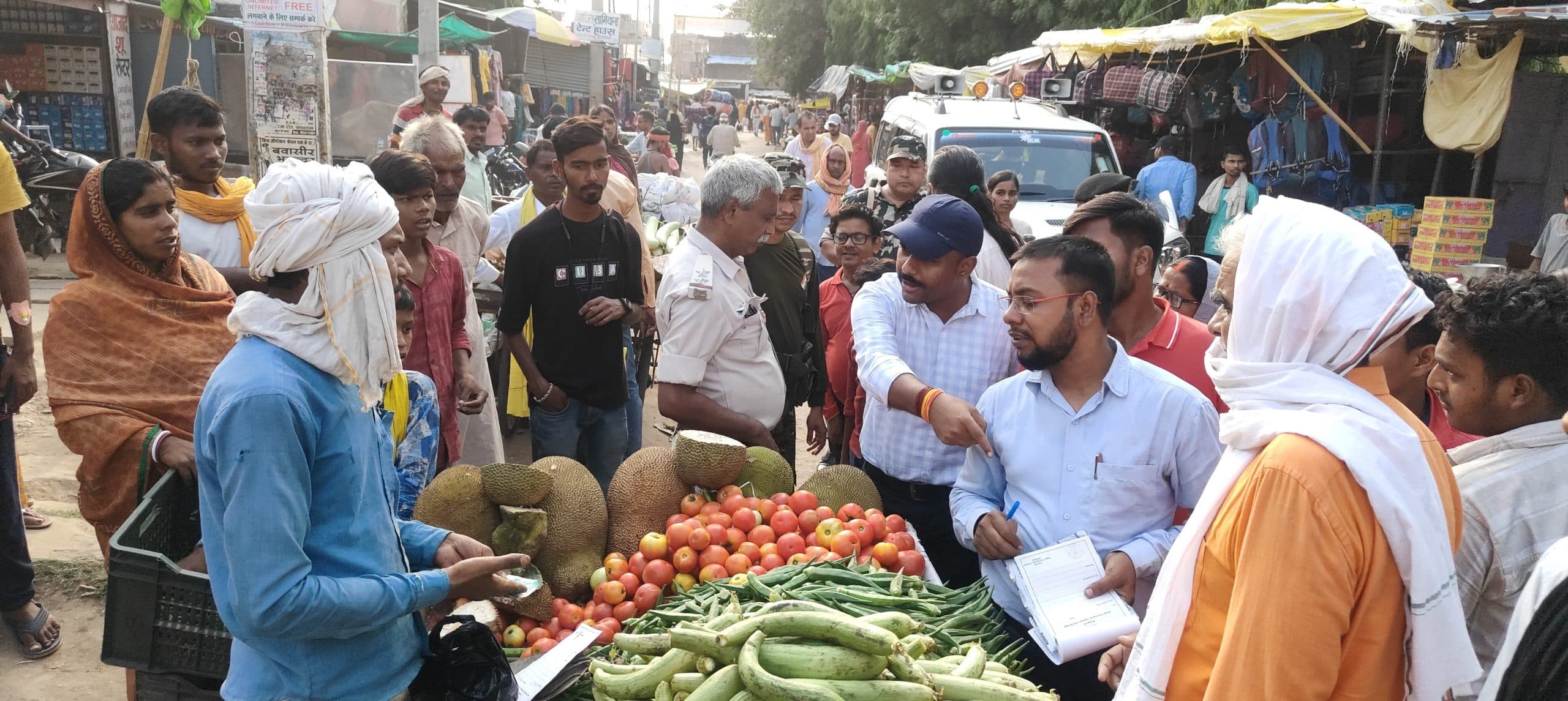 सिंगल यूज प्लास्टिक के खिलाफ छापेमारी