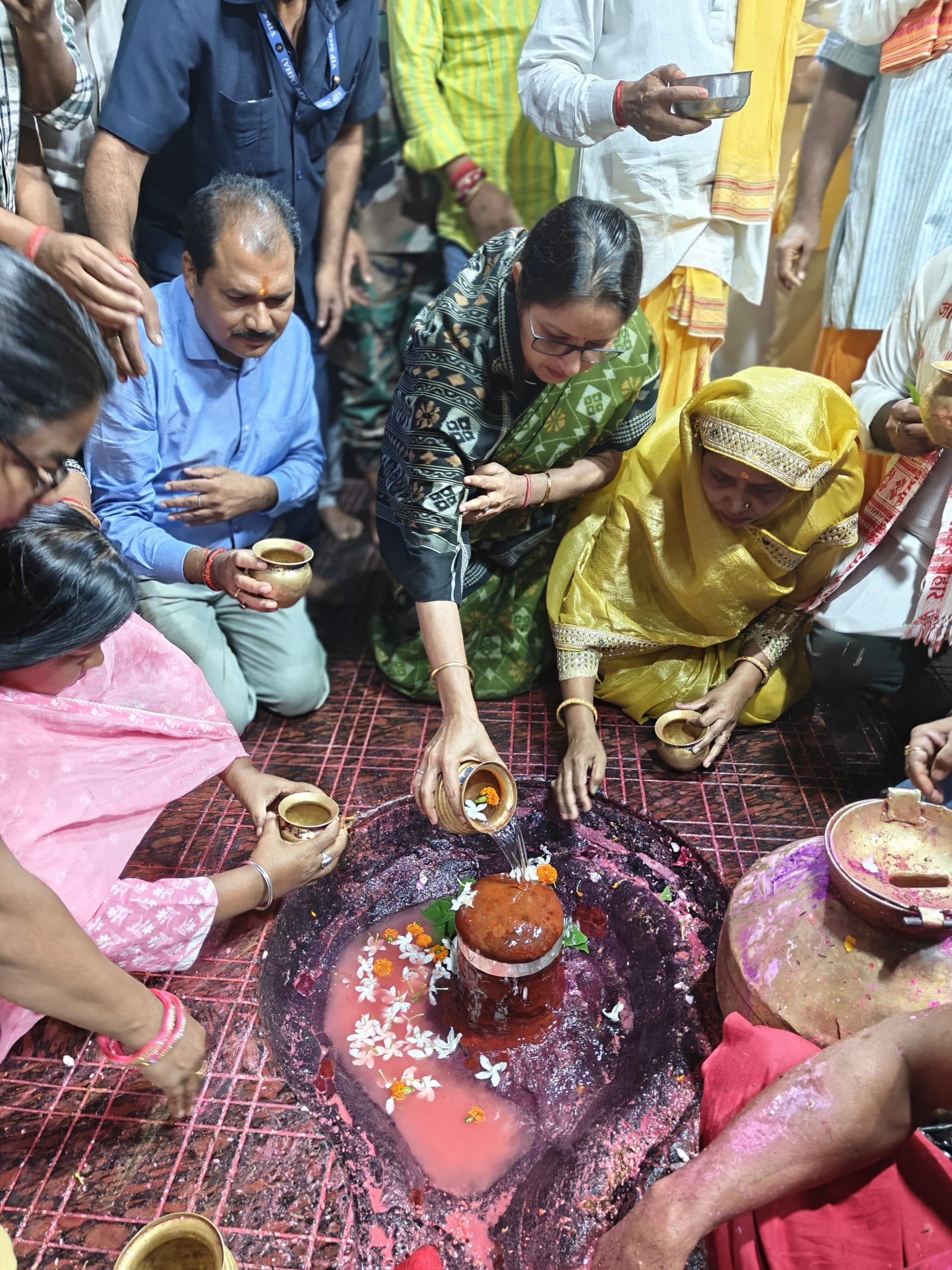 केंद्रीय मंत्री अन्नपूर्णा देवी ने बाबा फौजदारीनाथ की पूजा-अर्चना की