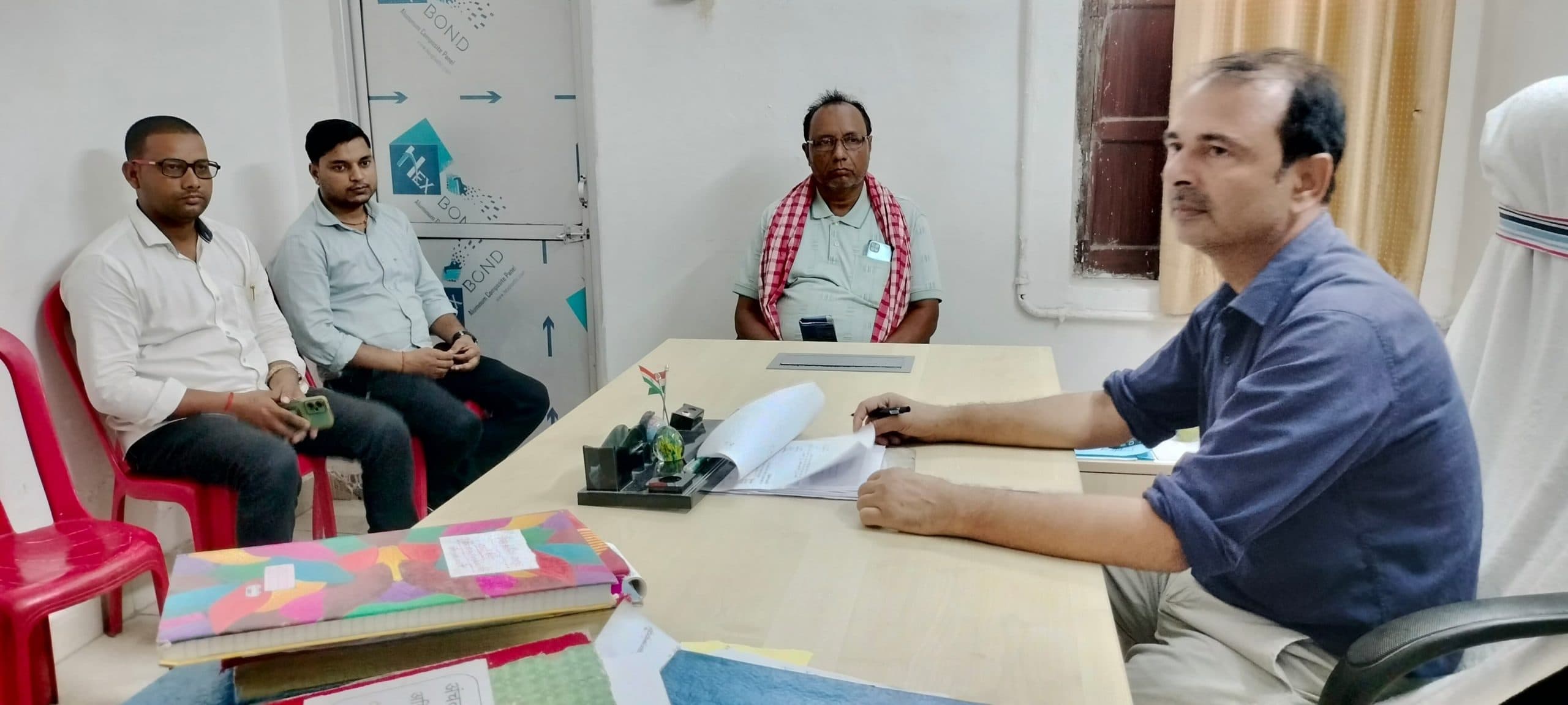 अधिकारियों की पहल पर आत्मदाह का फैसला लिया गया वापस