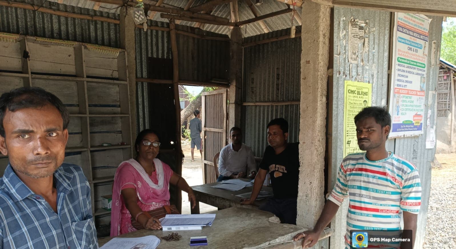 बिना लाइसेंस के मेडिकल स्टोर की सूचना पर ड्रग विभाग ने की जांच