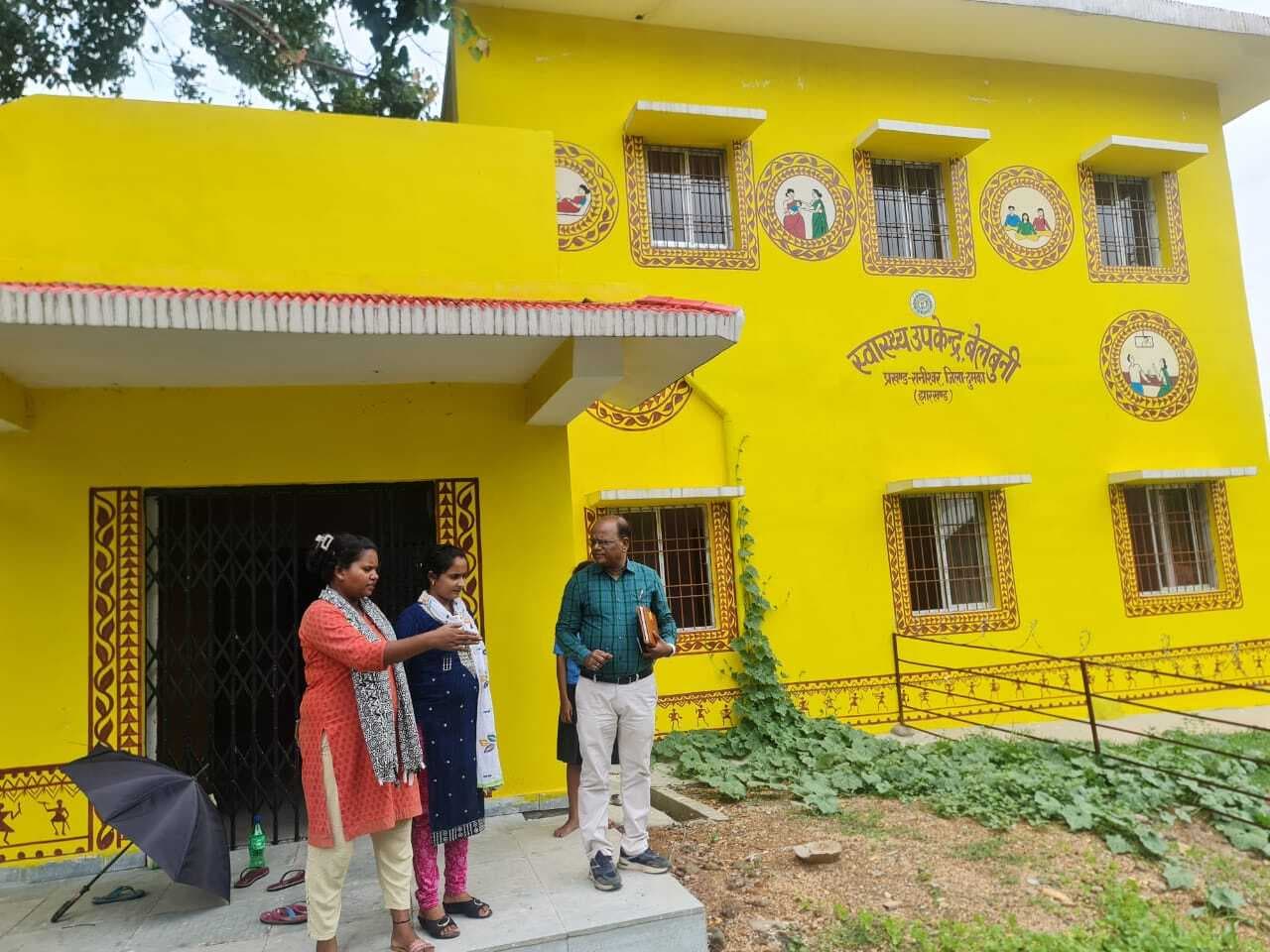 अनुपस्थित सीएचओ व एएनएम से स्पष्टीकरण, वेतन स्थगित