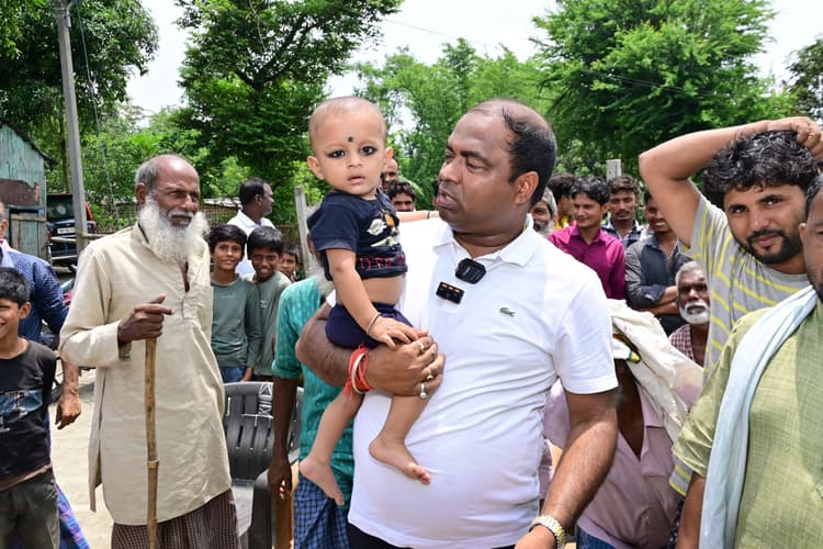 झूठे वादे व विकास के खोखले वादे से तंग हो चुकी है जनता : संजीव मिश्रा