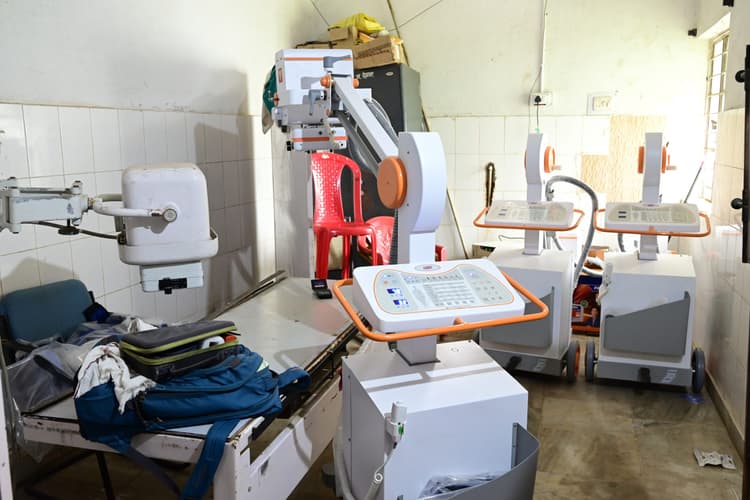 Deoghar news : सदर अस्पताल में डिजिटल एक्स-रे मशीन नहीं हो पायी शुरू, मरीजों को नहीं मिल रहा लाभ