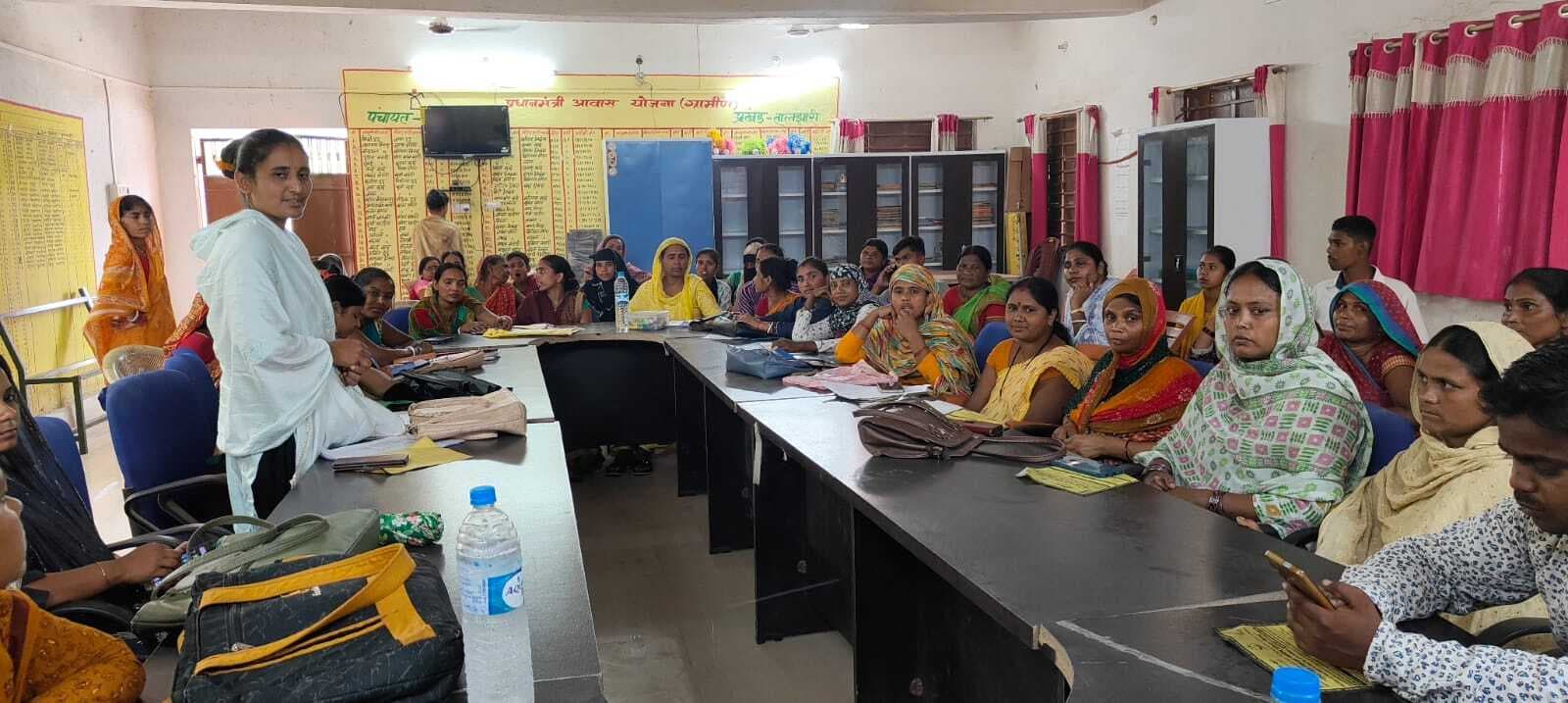 ग्रामीण युवाओं को रोजगार से संबंधित दी गयी जानकारी