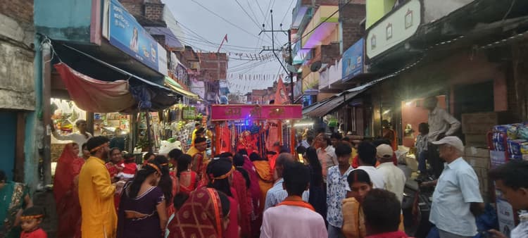 हनुमान जी की प्रतिमा को कराया नगर भ्रमण