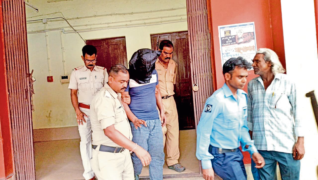 रघुनाथपुर में वधू की हत्या का आरोपी सूरत से गिरफ्तार