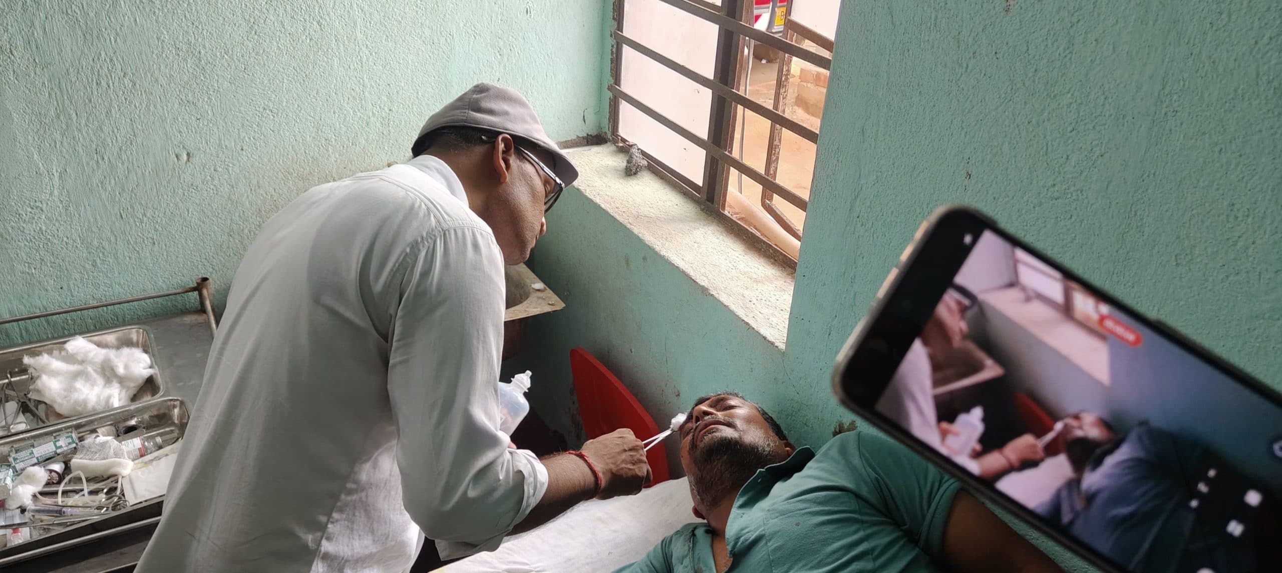 ट्रैक्टर चालक ने पुलिस पर लगाया मारपीट का आरोप