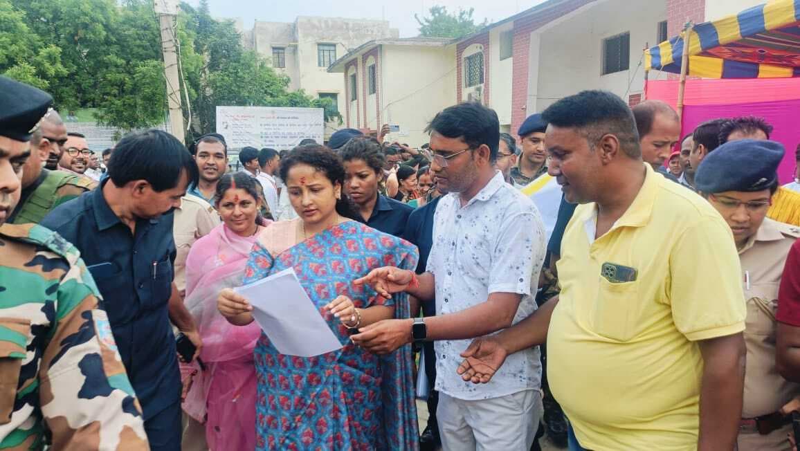 Giridih News :कल्पना से मिला झारखंड मुफस्सिल लिपिक मोर्चा का प्रतिनिधिमंडल