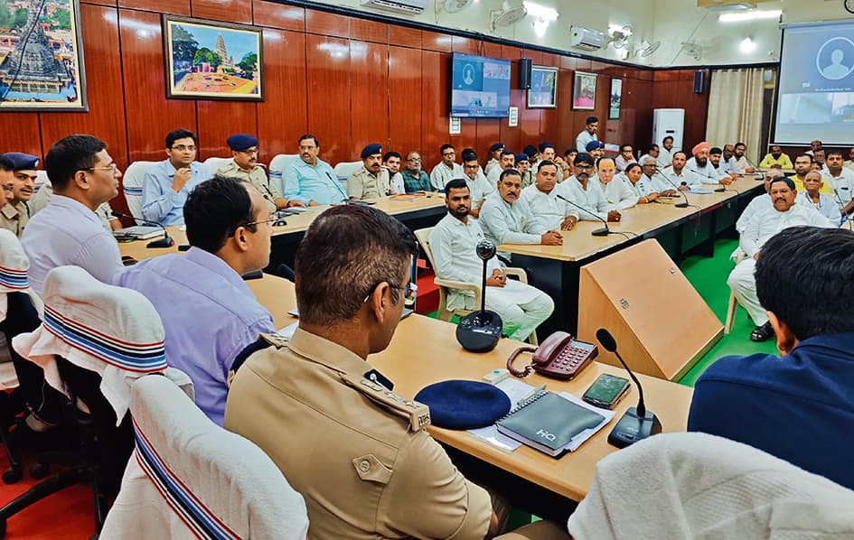 Gaya News : बकरीद पर 70 कवर गाड़ियां कुर्बानी के वेस्ट मटेरियल का करेंगी उठाव