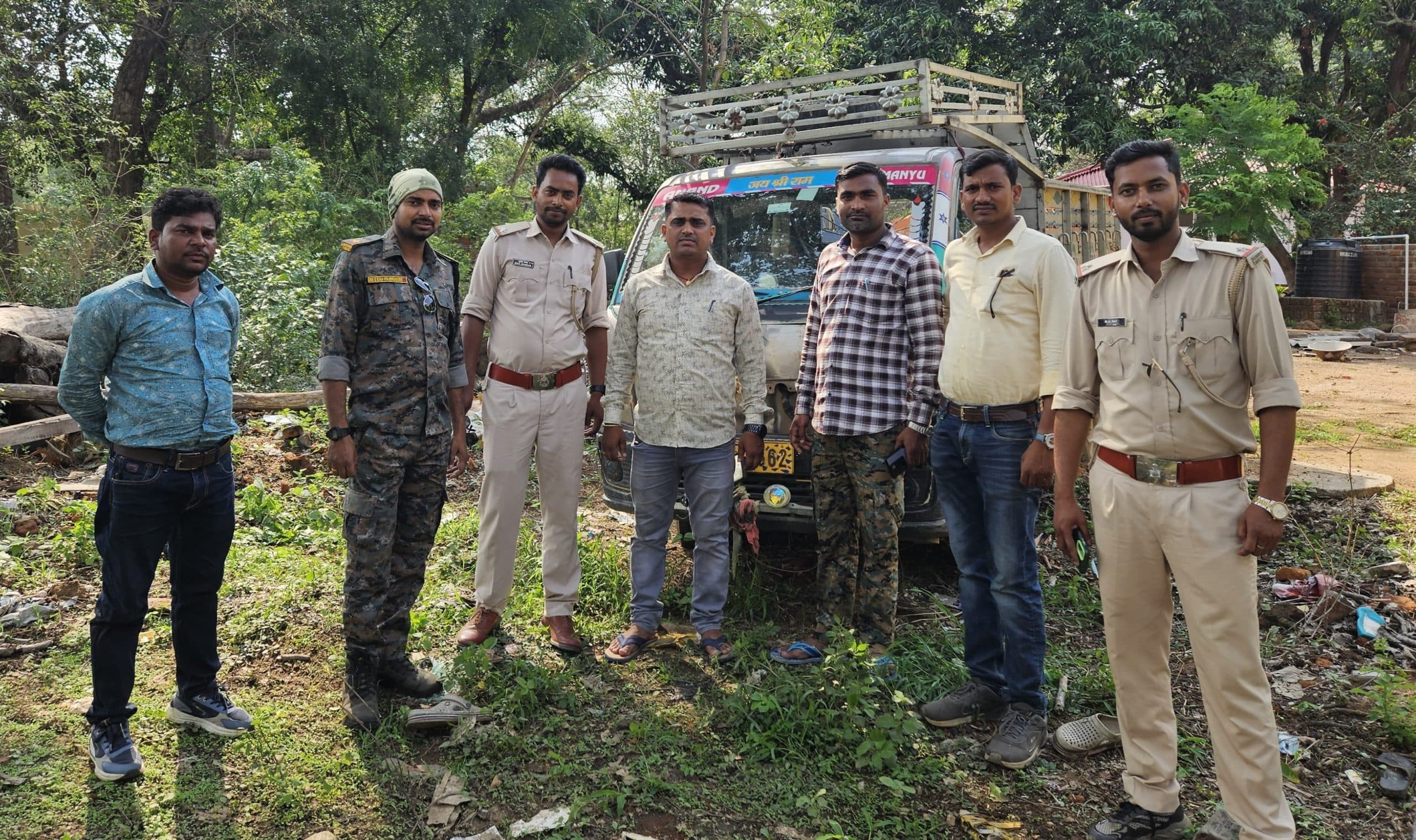 Giridih News: माइका खपाने गावां से गिरिडीह जा रहा वाहन धराया