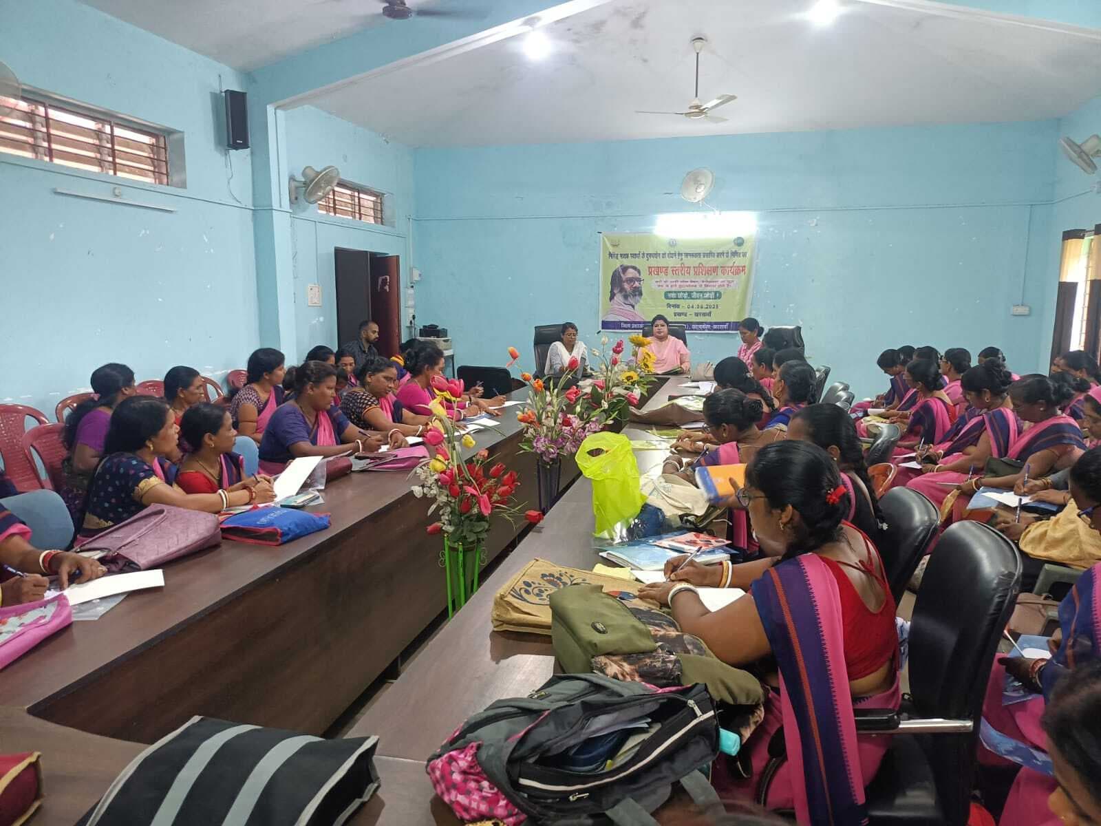 Seraikela Kharsawan News : सेविकाओं ने जागरूकता फैलाने की शपथ ली