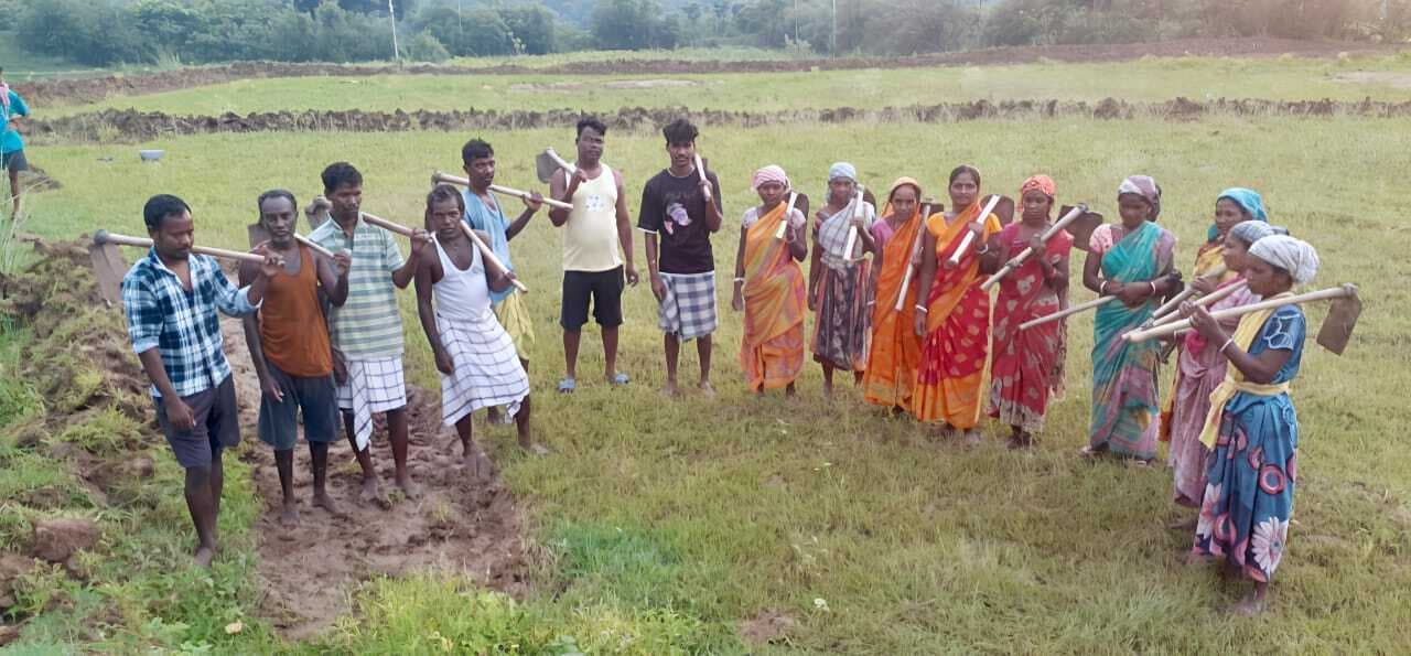 East Singhbhum News : मनरेगा : मजदूरों व वेंडरों का  "2.80 करोड़ बकाया, विकास कार्य प्रभावित