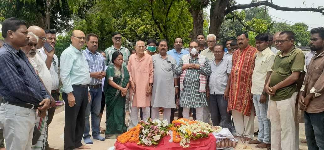 East Singhbhum News : गरीबों, मजदूरों और आदिवासियों के हक के लिए लड़ते थे बास्ता बाबू