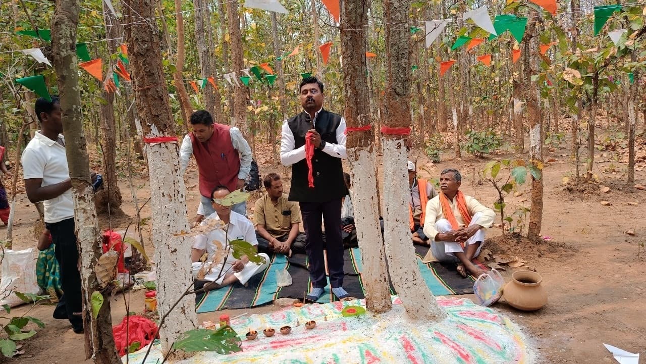 Ranchi News : झारखंड में पृथ्वी बचा रहे हरियाली के सिपाही