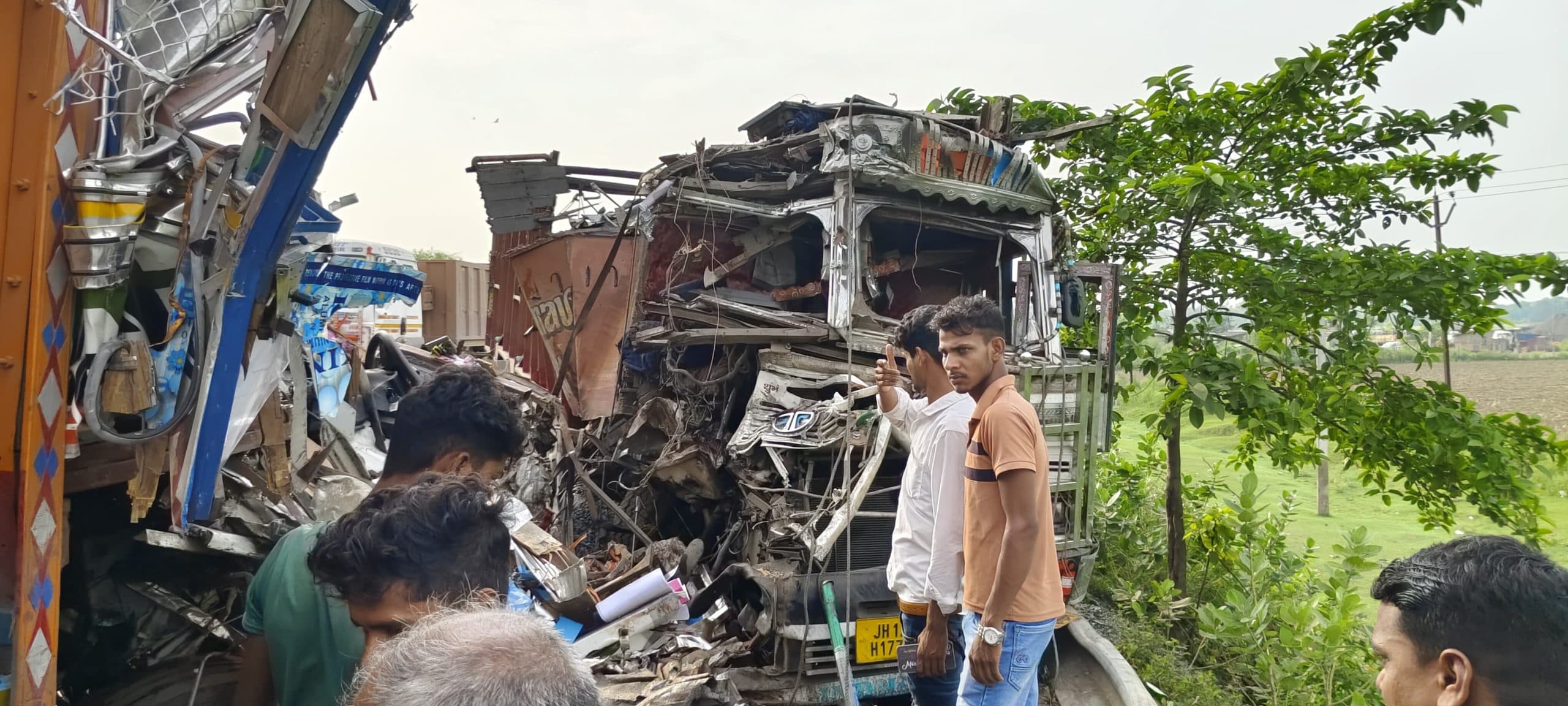 Bhagalpur news दो ट्रकों की टक्कर में दोनों खलासी की मौत